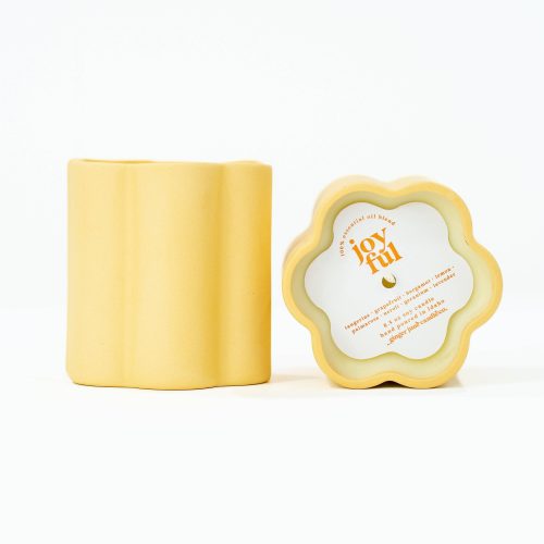 Daisy Candle • 100% essential oil soy pillar candle - Free Living Co